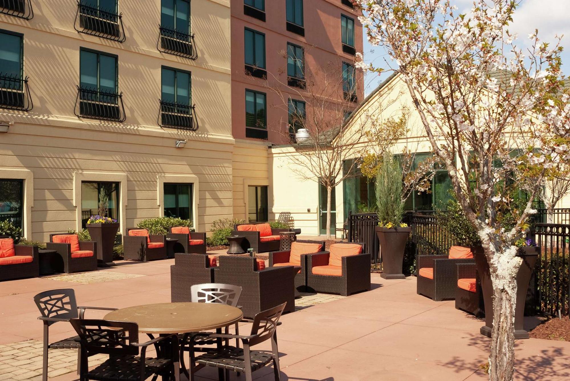 Hilton Garden Inn Atlanta Airport/Millenium Center מראה חיצוני תמונה